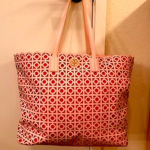 Tory Burch “Kelsey East-West Tote”